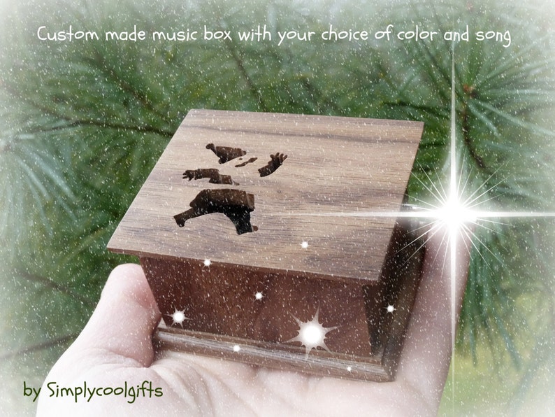 music box, musicbox, music boxes, wooden music box, santa music box, christmas music box, xmas music box, holiday gift idea, santa claus 