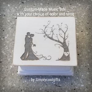 Wedding Gift Personalized - Wedding Music Box - Custom-made music box with your initials carved in a heart on a tree, choose color and song
