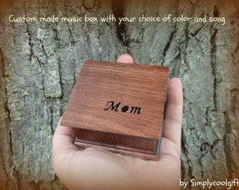Wooden Music Box - Mom Music Box -  Engraved Music Box with Mom engraved on top, Christmas gift for Mom, choose your song