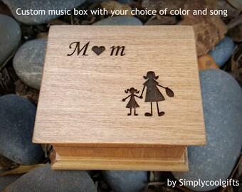 Mom music box - Gift for Mom - Custom music box with a mother and daughter holding hands image engraved, music box by Simplycoolgifts