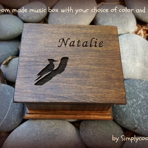 Woodpecker gift - Personalized music box - Music box customized with name and woodpecker,  Music box shop, personalized box, Xmas gift idea