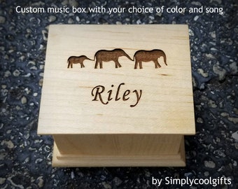 Elephants Music Box - Wooden Music Box - Personalized Music Box with name and elephant family on top, baby gift idea, Baby Mine music box