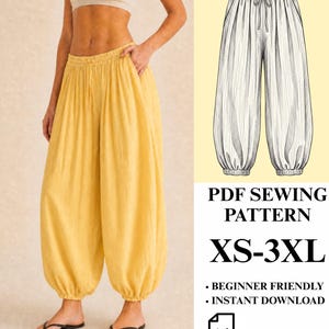 Op de afbeelding: Gele, ruimvallende broek met een elastische tailleband, trekkoord en elastische boorden. De afbeelding bevat een technische schets van de broek, de tekst PDF SEWING PATTERN, XS-3XL, BEGINNER FRIENDLY, INSTANT DOWNLOAD en een A4-icoon.