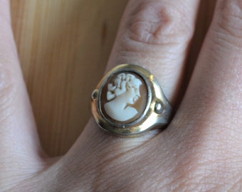 Beautiful antique art deco 10k gold fill ring with shell cameo / antique gold cameo pinky signet ring ESPO / LCNSJA
