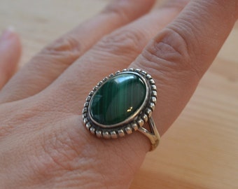 Beautiful vintage southwest style sterling silver ring with malachite / vintage art deco style sterling silver malachite ring / LDKSNA