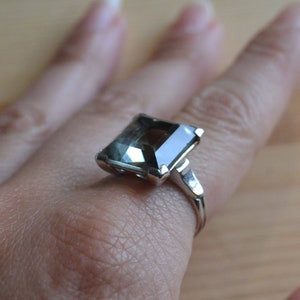 Gorgeous antique art deco sterling silver filigree ring w/ pale green glass stone / something old / bridal / NWECCV