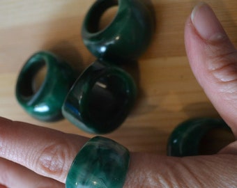 Your choice vintage hong kong lucite marbled green mod ring / vintage green retro mod ring BFCKSO