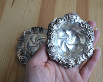 Excellent antique art nouveau Kerr sterling silver nut / bon bon dishes / antique sterling silver rose flower trinket dishes / NCBBLL