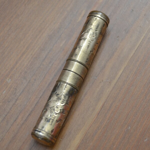 Lovely antique victorian / art noveau / edwardian gold filled needle case pendant with floral engraving / JGYWYP