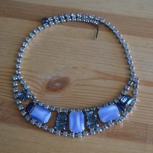 Beautiful antique silver tone retro midcentury blue rhinestone necklace / vintage sapphire blue rhinestone necklace / BVRWDV