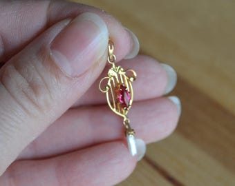 Lovely antique edwardian art deco 10k gold otsby & barton lavalier pendant with ruby paste and pearl / TTBYRW