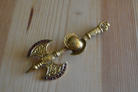 Beautiful antique renaissance revival midcentury gold tone red rhinestone battleaxe brooch signed Jeanne / vintage heraldic brooch / CSLLNN View 5