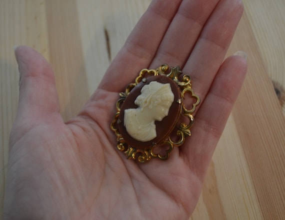 Pretty antique victorian revival gold gilt cameo … - image 1