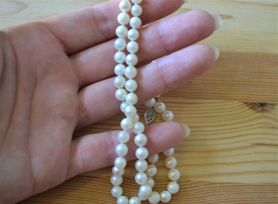 Beautiful vintage ~5-6mm saltwater pearl necklace… - image 2