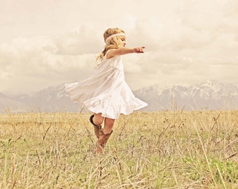 Boho Flower Girl dress, Rustic Flower girl Dress, Ivory Flower girl dress, Toddler white Dress