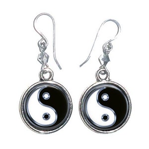 Ying & Yang Altered Art Pendant, Earrings and/or Keychain, USA Quarter Dollar Image, Round Photo Silver and Resin Charm Jewelry image 3