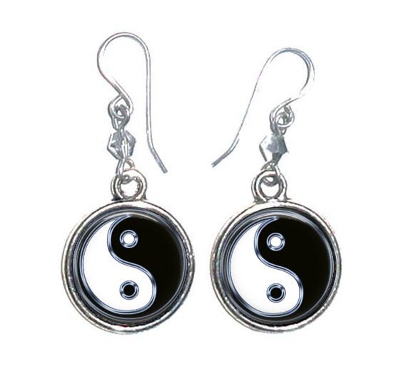 Ying & Yang Altered Art Pendant, Earrings and/or Keychain, USA Quarter Dollar Image, Round Photo Silver and Resin Charm Jewelry image 3