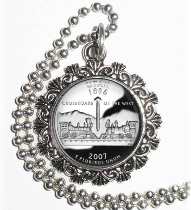 Utah Art Pendant, USA Quarter Dollar Image, Round Photo Silver and Resin Charm Necklace image 1