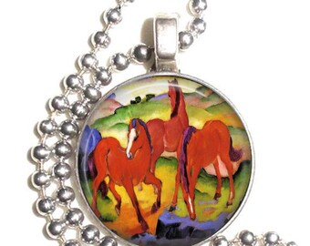 Les chevaux rouges par Franz Marc, modifié Art pendentif, boucles d’oreilles ou porte-clé, Photo rond en argent et bijoux de charme de résine