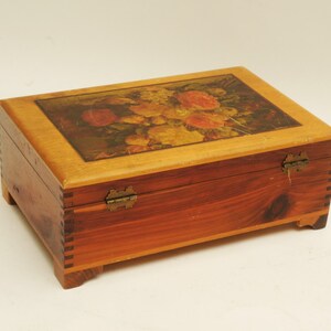 Dovetailed Roses Trinket Box Wood image 2