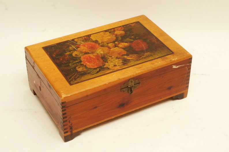 Dovetailed Roses Trinket Box Wood image 1