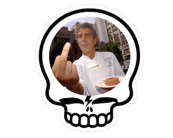 Vinylsticker met doodskop en bliksemschicht | NYC Anthony Bourdain middelvinger