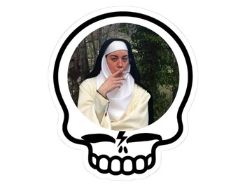 Vinylsticker met doodskop en pijl | Non die een pijl rookt, Aubrey Plaza