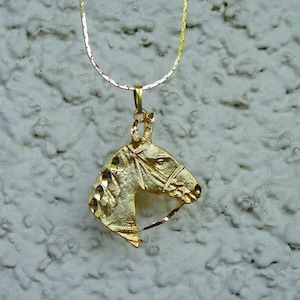 Horse Head Equestrian Jewelry Pendant with 18&quot; Chain Necklace 14K Gold Plated Great Detail