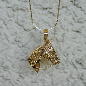 Horse Head Equestrian Jewelry Pendant & 18&quot; Chain Necklace 14K Gold Plated Great Detail
