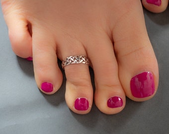 Sterling Silver Celtic Toe Ring: Adjustable Midi Ring