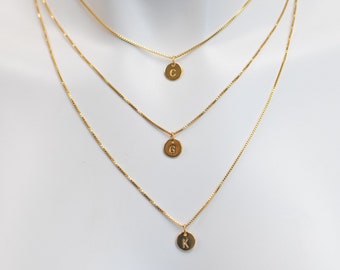 Collier d'initiales personnalisé : or vermeil 18 carats, chaîne encadrée délicate