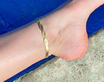 Gold Herringbone Anklet: Geflochtenes 18K Gold PVD überzogen