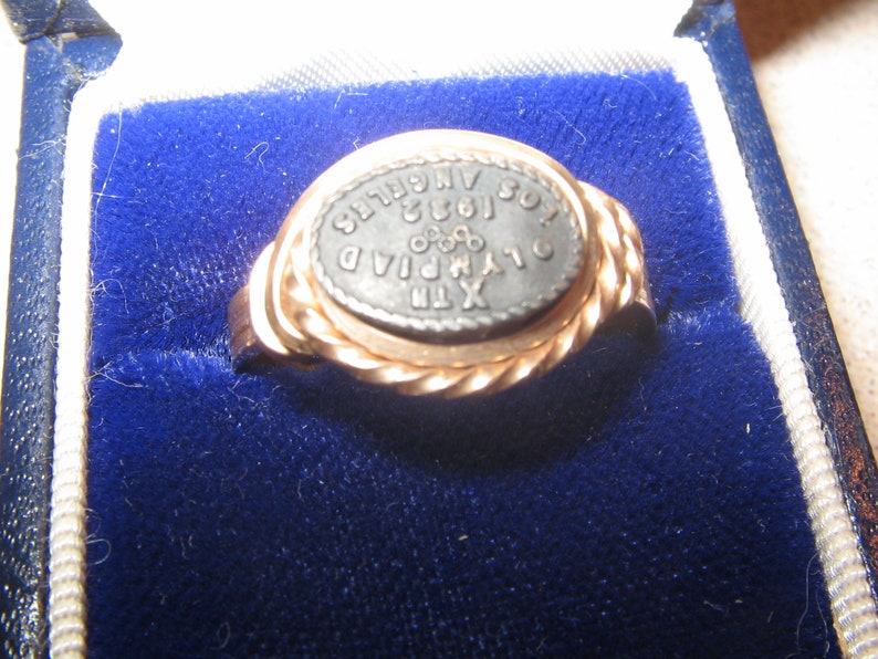 1932 X 10th Olympiad Los Angeles California Olympics Ring Souvenir Original item # 14590