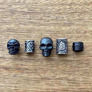 Wikinger Perlen schwarz | Dreadlock Haar / Bart Perlen 6 mm - 8 mm Loch (1/4 - 5/16 Zoll) 5er Set | Keltische Dreadperlen | Edelstahl