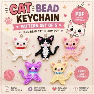 Può includere: Un set di modelli PDF digitali per cinque portachiavi a forma di gatto realizzati con perline. L'immagine mostra cinque ciondoli a forma di gatto in perline bianche, bianche e nere, rosa, viola e gialle. Testo: CAT BEAD KEYCHAIN, PATTERN SET OF 5.
