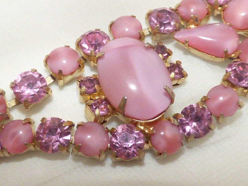 Superb 1940s Brilliant Sapphire Pink Crystal /& Satin Frosted Art Glass Festoon Gold Plated Choker
