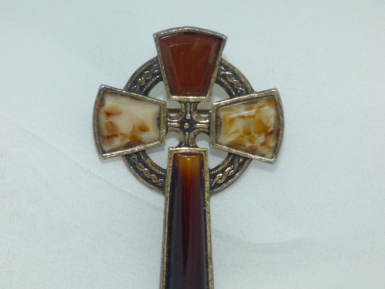 1960s Britain Miracle Celtic Crucifix Brown Faux Agate Glass Stone Brooch Pewter Pendant