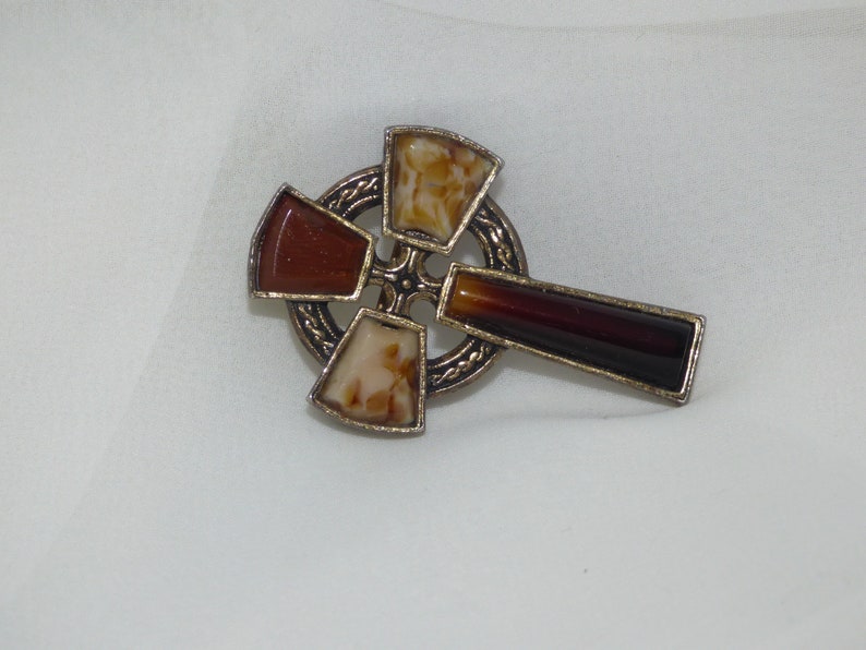 1960s Britain Miracle Celtic Crucifix Brown Faux Agate Glass Stone Brooch Pewter Pendant