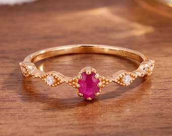 Natürlicher Rubinring für Sie, Vintage-inspirierter Edelsteinring, elegantes Geschenk für Sie
