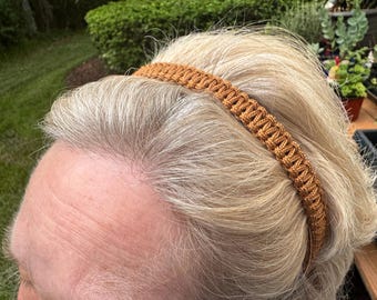 Handwoven Saddle Paracord Hairband – Comfortable Everyday Accessory