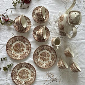 Vintage Myott Tonquin Kaffe- och teservis 14 delar, 1982 Brun Transferware Staffordshire England, Engelsk stuga Vintage porslin