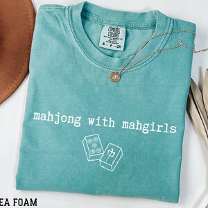 Camiseta Mahjong, Camiseta Comfort Colors® Mahjong com Mahgirls, Camiseta divertida para noite de jogos, Presentes Mahjong, Camiseta para amigas Mahjong