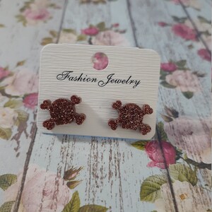 Cute Kawaii Skull and Cross Bone earrings