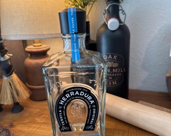 グレイグース ウォッカ 1 リットル/750 ml の空ボトル。工芸品や装飾に