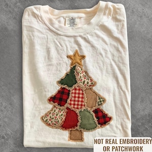 Faux Patchwork Christmas Tree Shirt, Rustic Plaid Quilt Applique Tee, Farmhouse Gingham Holiday Top, Comfort Colors® Christmas Gift Tee
