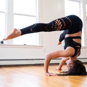 Braided Yoga Leggings PYRAMID festival image 9