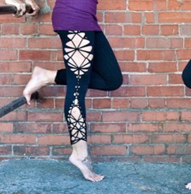 Braided Yoga Leggings HOURGLASS image 4