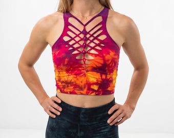 Top corto con collo alto Lion Heart - Canotta da yoga con spacchi e dettaglio intrecciato