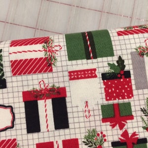 FAT QUARTER cut of Christmas Delivery Presents in Cream