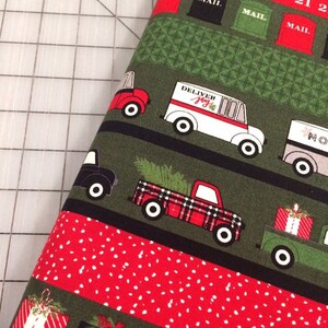 Riley Blake - Christmas Delivery - Stripe in Green - Continuous yardage, available in half yard cuts